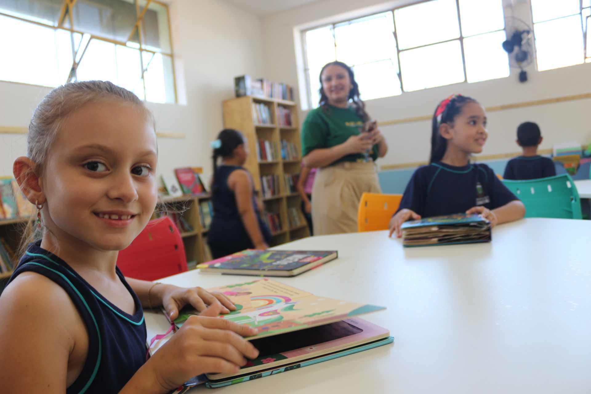 “Recebemos um presente”: projeto Bi-Bi – Biblioteca Itinerante amplia o acesso à leitura em Canoas