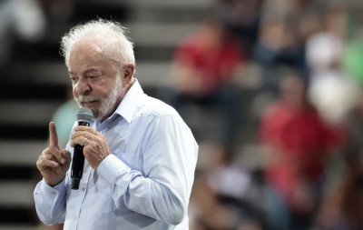 Lula sobre baratear diesel: governo vai "brigar" para isso e fará "todo e qualquer sacrifício"
