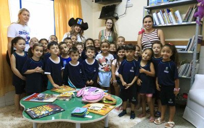 Professora Maluquinha dá nome a biblioteca de escola infantil de Canoas