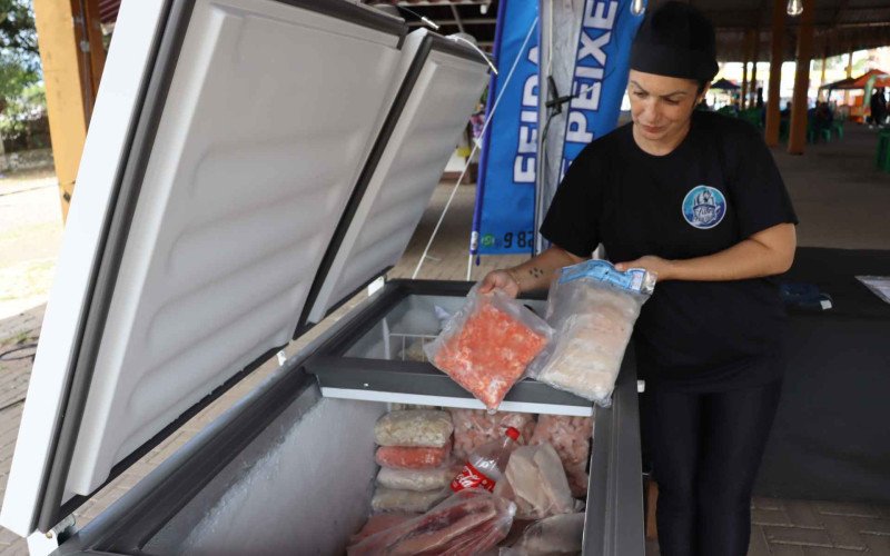 Feira do Peixe 2026 em São Leopoldo - Amanda mostra opções de violinha e camarão 