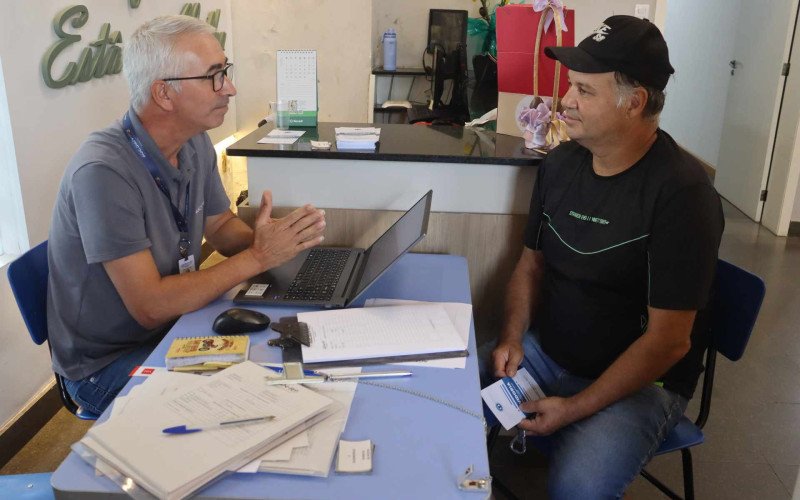 Ação da Agesam para ouvir a comunidade de Estância Velha sobre os serviços prestados pela Corsan | abc+