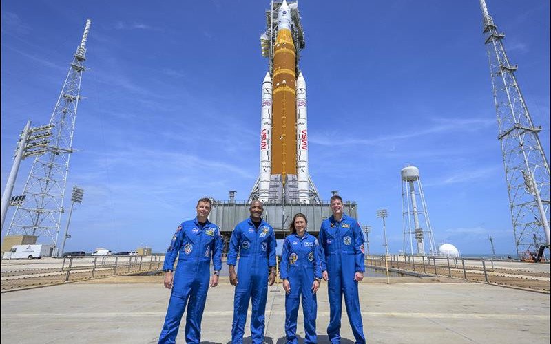 Nasa envia quatro astronautas em expedição lunar; veja os detalhes da missão Artemis II | abc+
