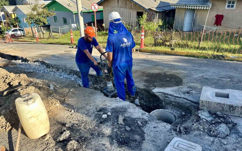 Ampliação das redes do sistema de esgotamento sanitário realizada no bairro Várzea