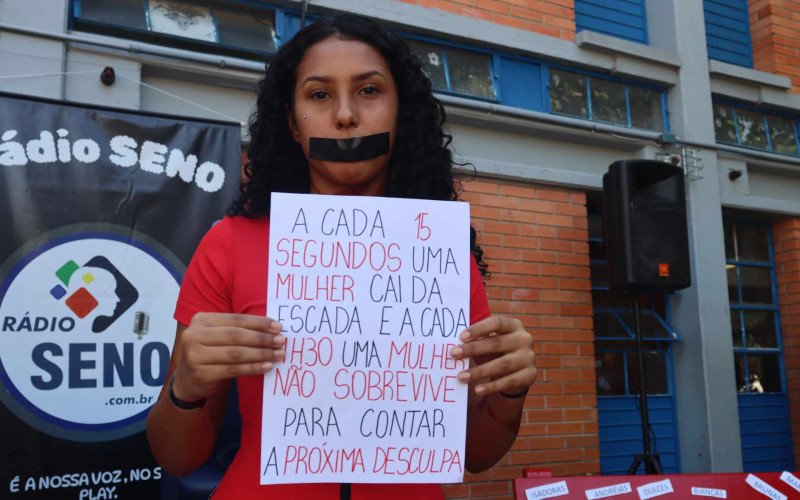 Kauany protestou contra o feminic&iacute;dio sem dizer uma &uacute;nica palavra