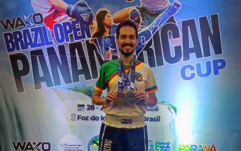Glauber com as medalhas de prata e bronze | abc+