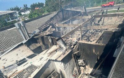 "Não respeitam mais nem as tragédias": Restaurante destruído por avião é saqueado