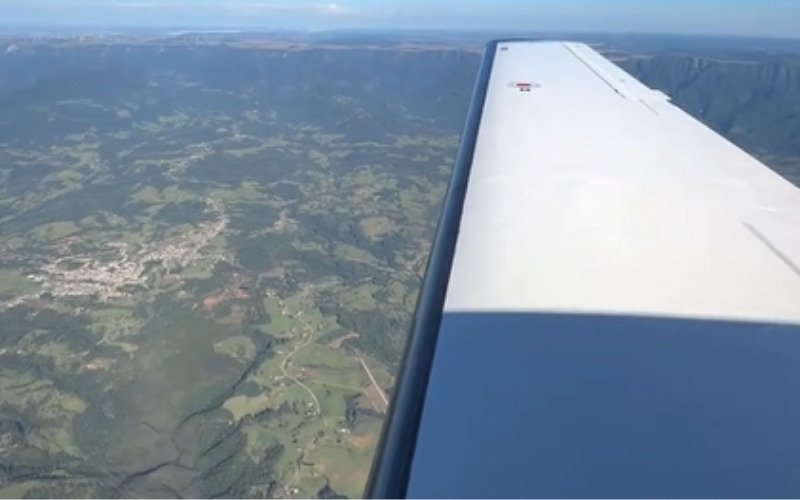 Vítima de acidente aéreo em Capão da Canoa publicou vídeo dentro da aeronave momentos antes do acidente