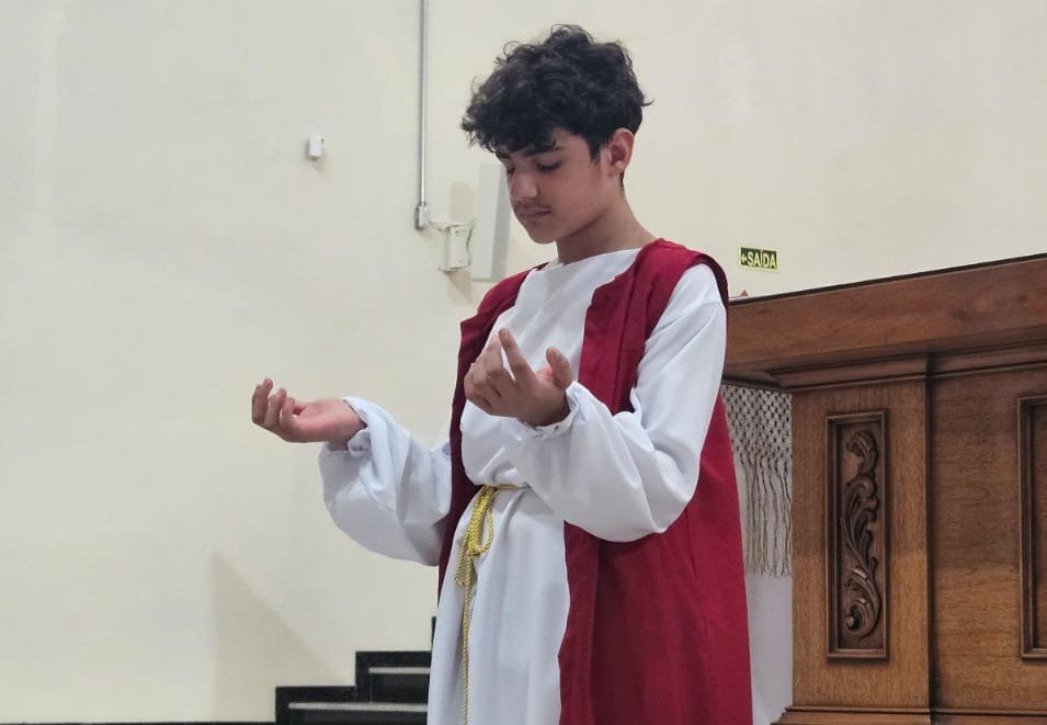 Visitação ao Santuário Sagrado Coração de Jesus, onde está o túmulo de Padre Reus, na Sexta-feira Santa (3) - encenação da ressurreição de Jesus Cristo