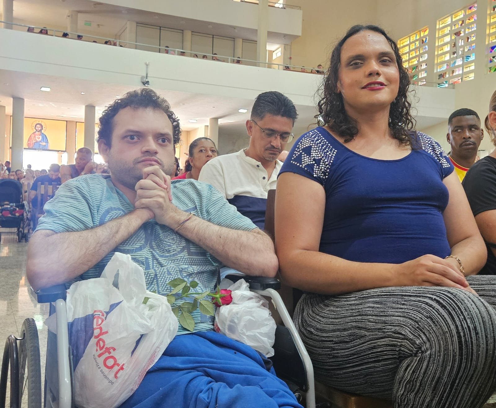 Visitação ao Santuário Sagrado Coração de Jesus, onde está o túmulo de Padre Reus, na Sexta-feira Santa (3) - os irmãos Emerson e Geovanna saíram de Novo Hamburgo a pé
