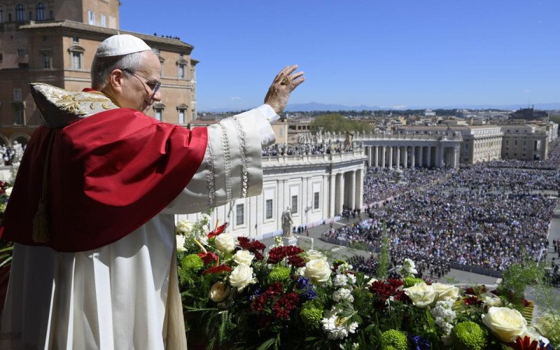 "Estamos nos tornando indiferentes à violência", alerta Papa Leão XIV | abc+