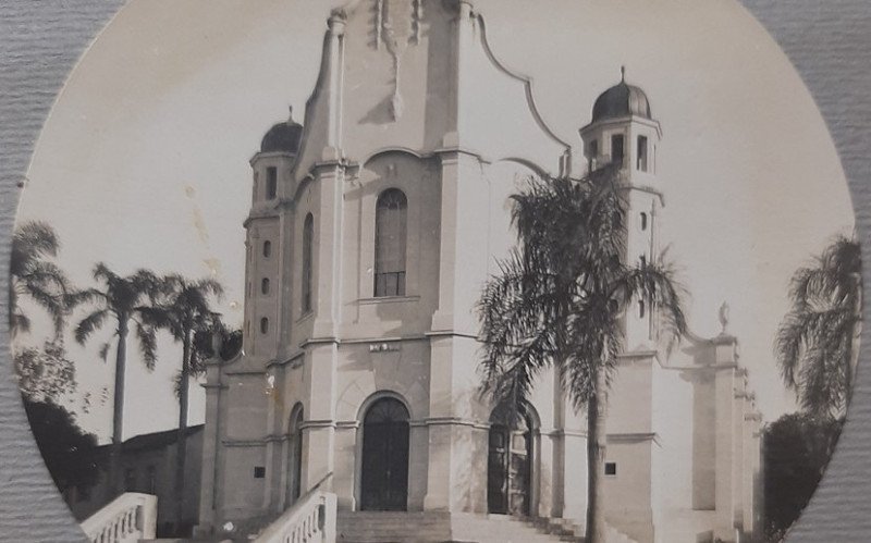 Onde hoje temos a Catedral São Luiz Gonzaga existia uma bela igrejinha com o mesmo nome | abc+