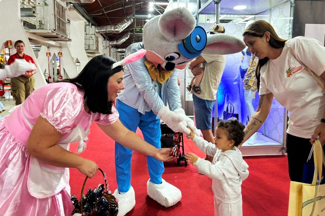 Coelhos, cosplays e divers&atilde;o: P&aacute;scoa movimenta a Loucura por Sapatos em Novo Hamburgo