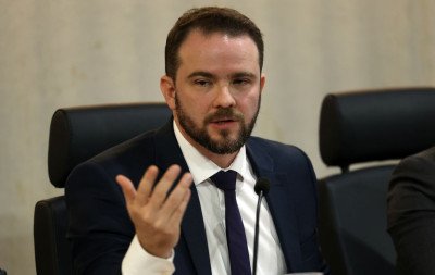 Imposto do cigarro é elevado para bancar querosene e biodiesel