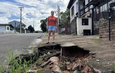 Do buraquinho ao buracão: Moradores aguardam conserto de erosões há mais de 2 anos em Novo Hamburgo