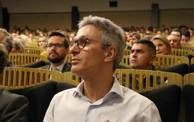Zema diz que crítica a Flávio por áudio com Vorcaro é página virada e que não houve ruptura