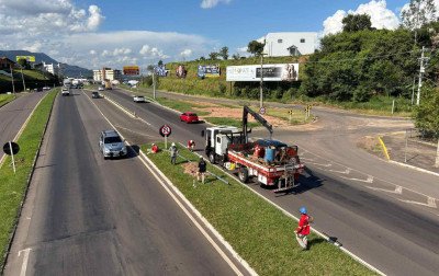 RS-239: Sapiranga inicia instalação de iluminação para reduzir acidentes e aumentar segurança
