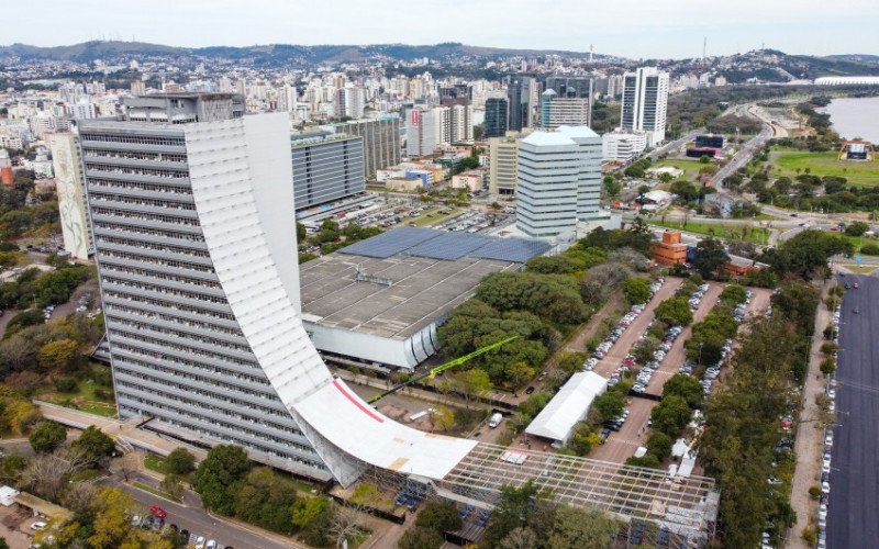  Centro Administrativo Fernando Ferrari (Caff)  | abc+