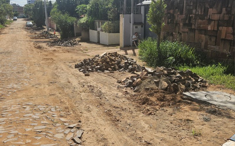 Ruas do bairro Morro do Espelho estão cheias de problemas por conta das obras da ETE Pradinho - Rua Pastor Ehlers