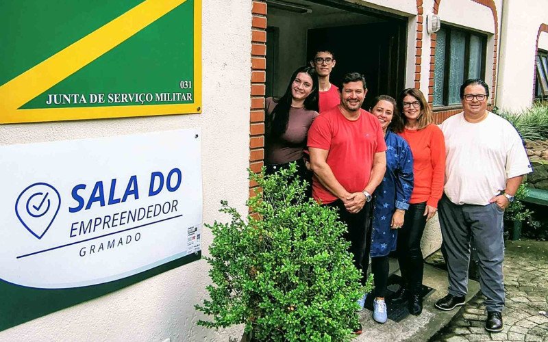 Sala do Empreendedor de Gramado orienta MEIs sobre prazo da Declaração Anual de Faturamento