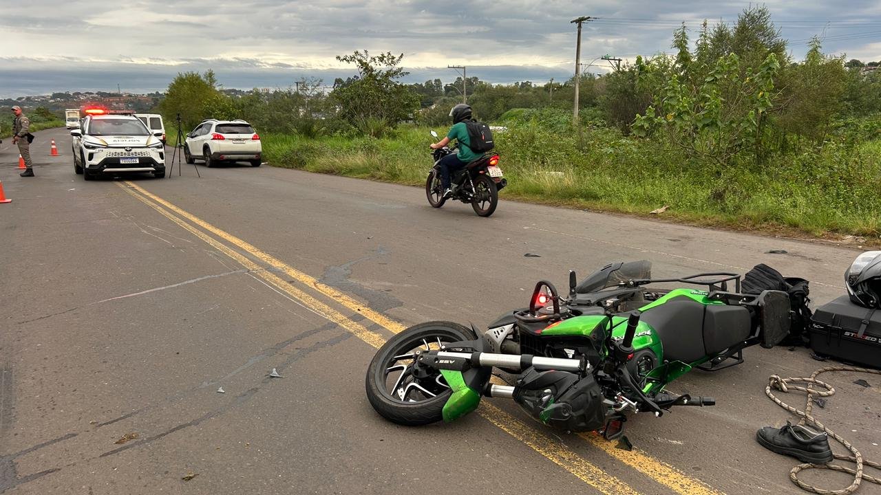 Saiba o estado de saúde de motociclista que se envolveu em acidente com cavalo em Novo Hamburgo