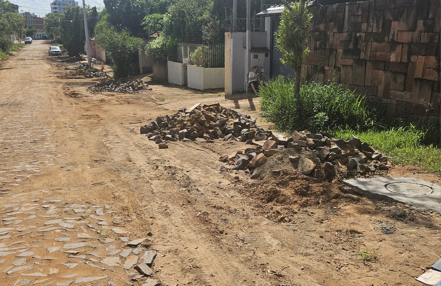 Obra de nova ETE leopoldense causa transtornos em ruas do Morro do Espelho