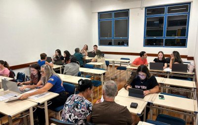Alunos da Faccat dão orientações gratuitas sobre declaração do IR