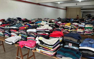 Roupas e calçados por 2 e 5 reais: Brechó solidário acontece neste sábado no Vale do Sinos