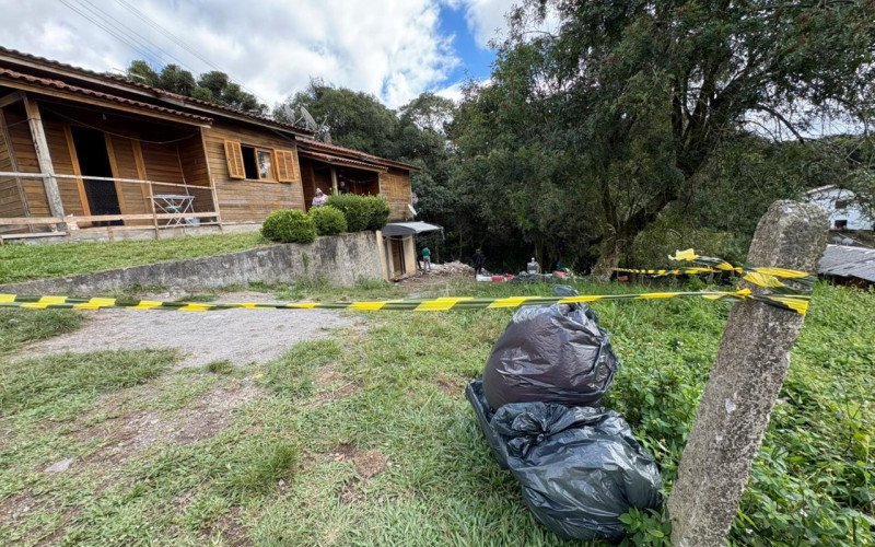 Duas casas desabaram no bairro Carniel, em Gramado