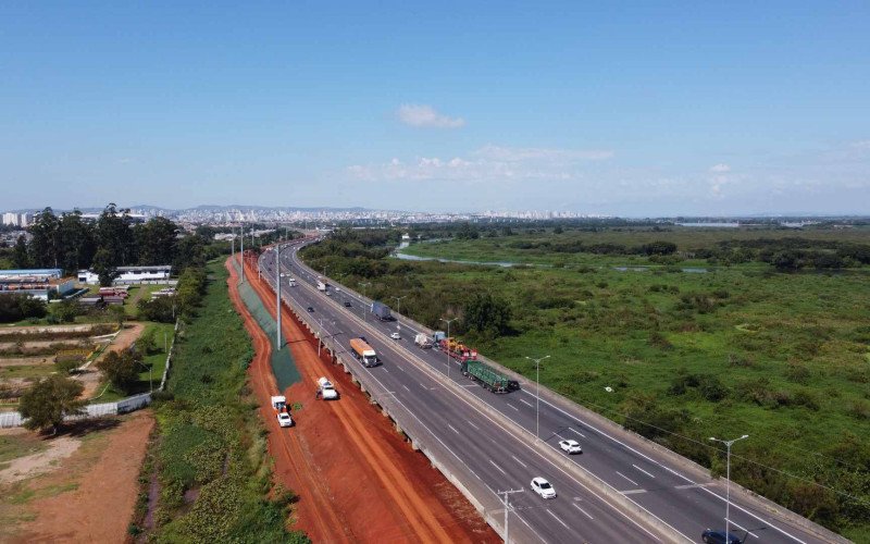 Obras de construção do dique em Canoas coloca estrutura lado a lado com a BR-448 | abc+