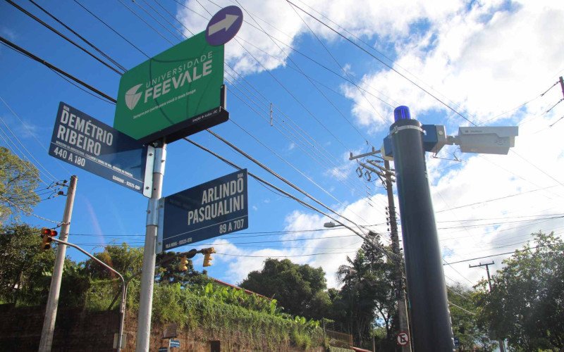 Equipamentos também estão em ruas do entorno da Universidade Feevale