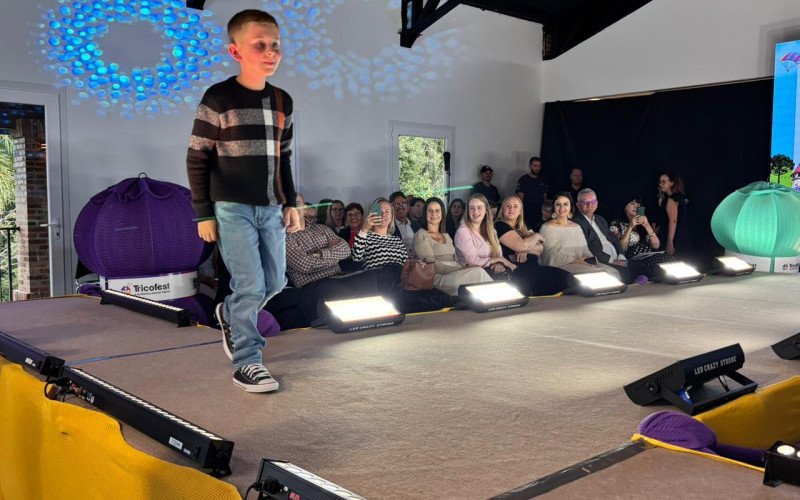 Desfile de lançamento da Tricofest 2026
