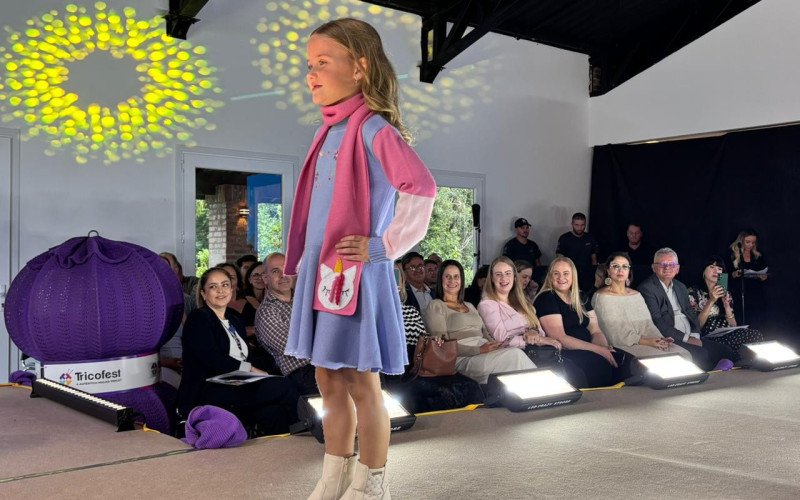 Desfile de lançamento da Tricofest 2026
