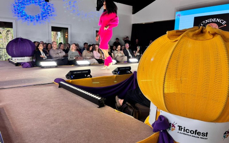 Desfile de lançamento da Tricofest 2026