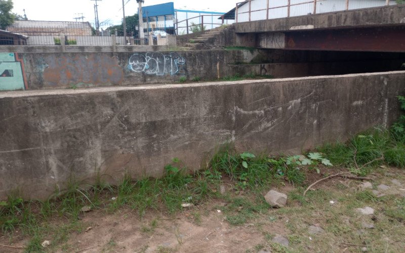 Prefeitura prevê obras de alteamento do muro na Campina