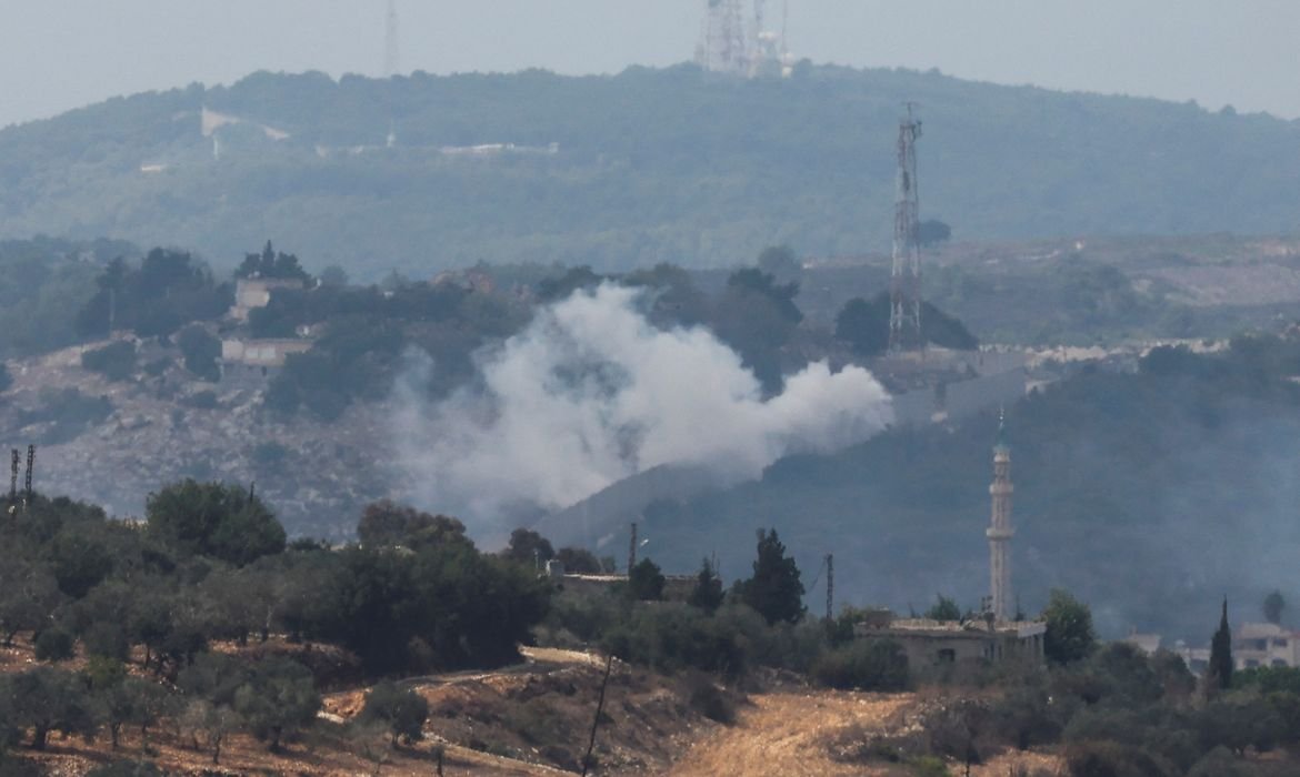 Hezbollah volta a atacar Israel após violação do cessar-fogo no Líbano