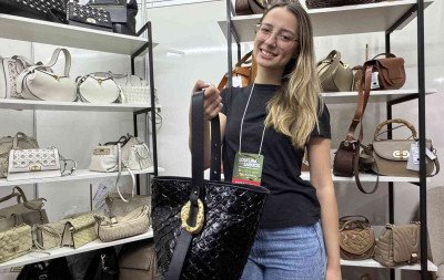 Bolsas com escamas de pirarucu e itens em couro legítimo entre os atrativos da Loucura por Sapatos