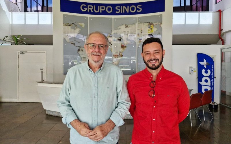 Em visita ao Grupo Sinos, deputado estadual Miguel Rossetto, ao lado do pré-candidato a deputado federal Fufa, detalhou recursos aportados pela União | abc+
