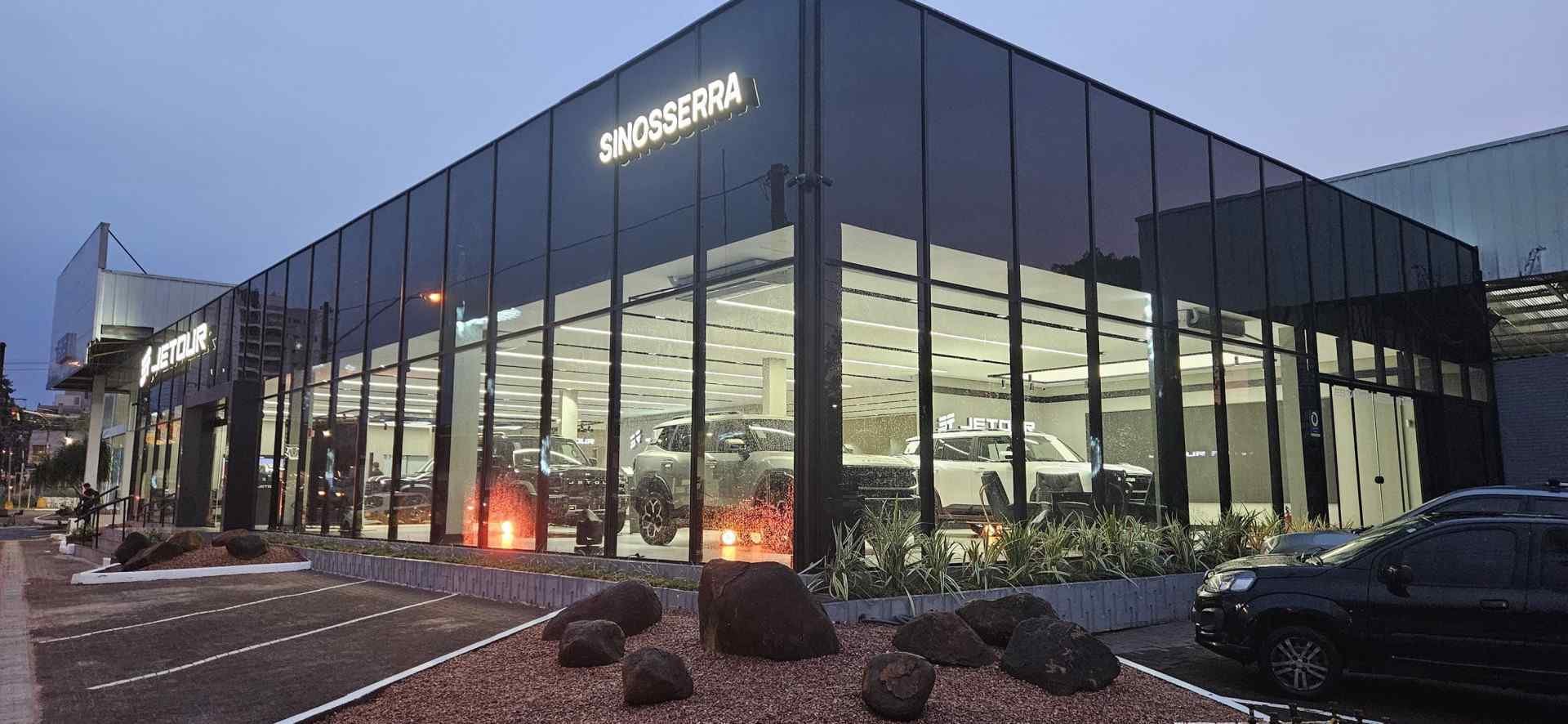 Grupo Sinosserra acelera expans&atilde;o com foco em ve&iacute;culos eletrificados; veja quais s&atilde;o as novas unidades