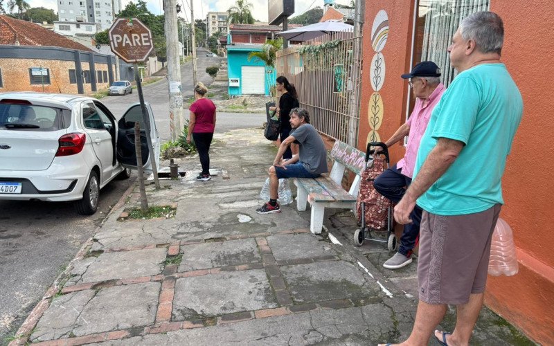 Gosto da água da Comusa leva moradores de Novo Hamburgo às bicas públicas | abc+