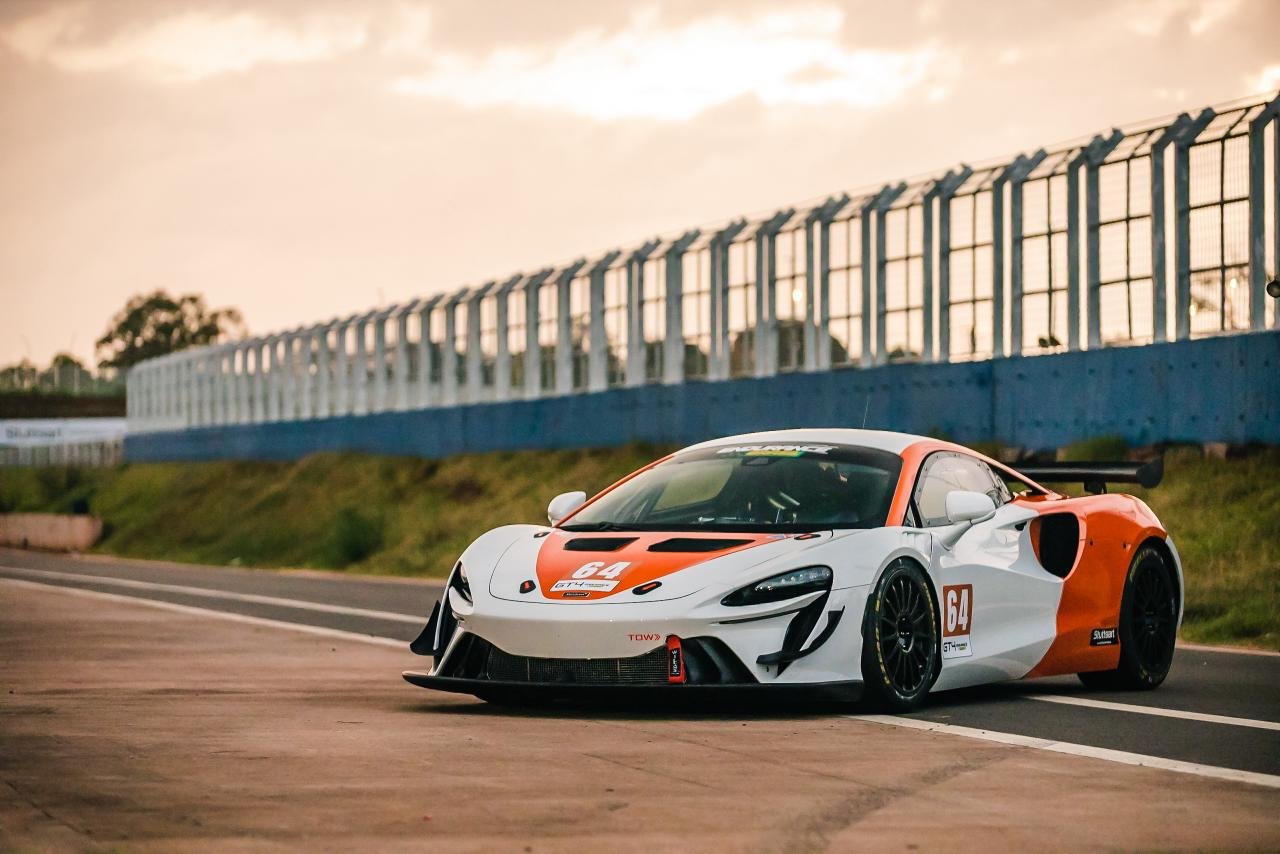 MC Tubarão e Eurobike estreiam novo carro na abertura do Endurance Brasil em Brasília