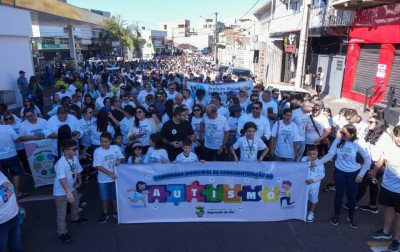 Caminhada de conscientização do autismo reúne centenas de pessoas em Sapucaia do Sul