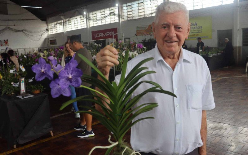 Osmildo conheceu os orquid&oacute;filos por acaso e se tornou parte do n&uacute;cleo