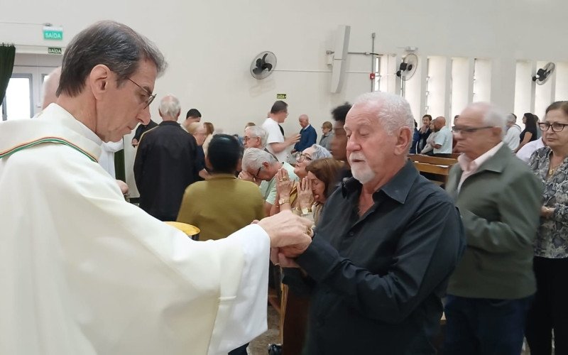 Bispo dom João presidiu a missa de posse do novo reitor do Santuário Sagrado Coração de Jesus, padre Paulo Finkler