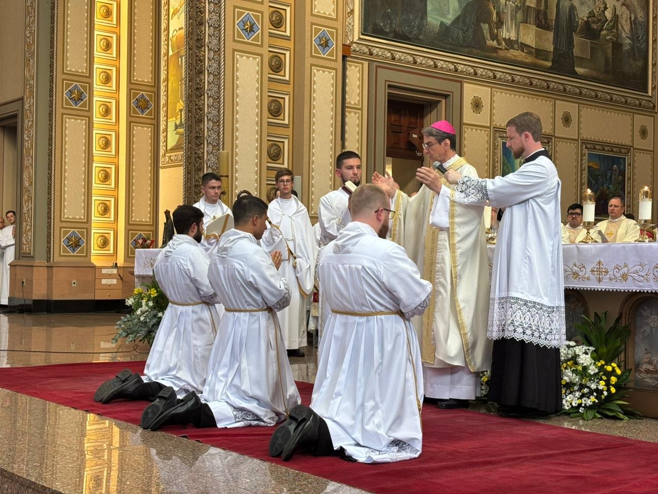 Diocese de Novo Hamburgo recebe tr&ecirc;s novos di&aacute;conos