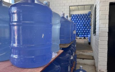 Cor, gosto e cheiro da água aumentam vendas de distribuidoras na região