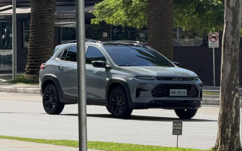 Novo Chevrolet Sonic RS Turbo 2027 é flagrado em SP