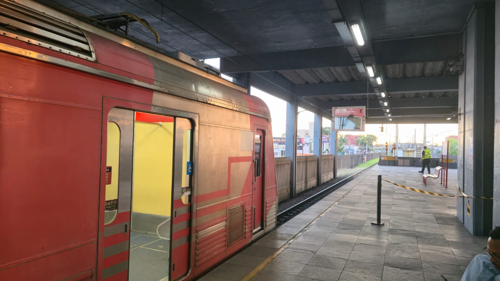 TRENSURB: Trens n&atilde;o circulam no Vale do Sinos ap&oacute;s acidente na BR-116 afetar opera&ccedil;&atilde;o; entenda