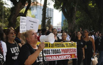 "Inconstitucional": Prefeitura de Canoas diz que não abonará ponto de professores parados; Sinprocan responde