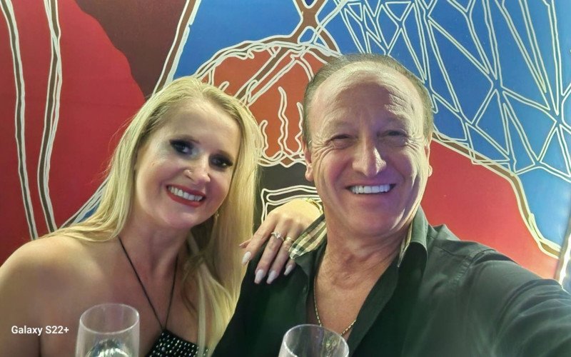 Méza usou as redes sociais para se declarar à esposa, Daiane Luz, que morreu em acidente na BR-470 | abc+