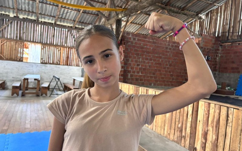 Com as aulas, Emilly passou a se sentir mais confiante para se defender na escola